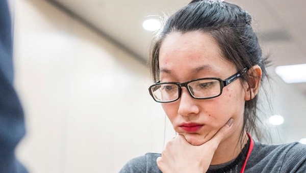 Kim Phụng thăng hoa, đánh bại hàng loạt đồng nghiệp nam