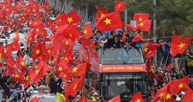 Nhà Á quân châu lục trở về trong niềm hân hoan của NHM