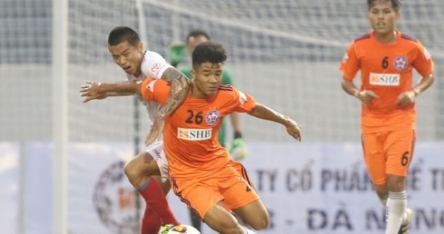 Đức Chinh, Trọng Hóa nhận số áo quan trọng tại SHB Đà Nẵng