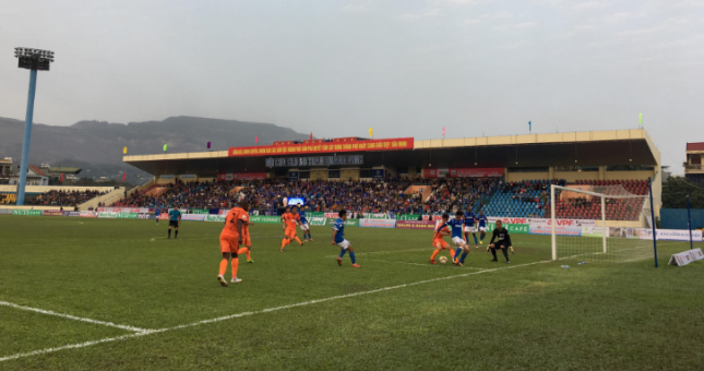 Than Quảng Ninh vất vả đả bại SHB Đà Nẵng 