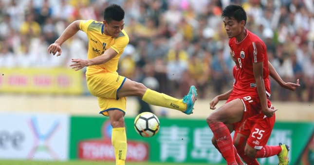 SLNA mất điểm ở phút bù giờ cuối cùng