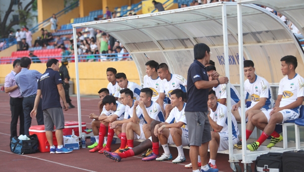 Sợ ‘chất bẩn lạ’, HAGL không dám ngồi ở Hàng Đẫy