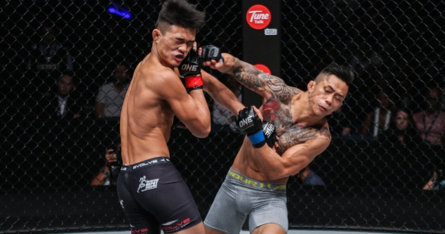Đả bại võ sĩ Singapore, Martin Nguyễn bảo vệ đai vô địch ONE Championship
