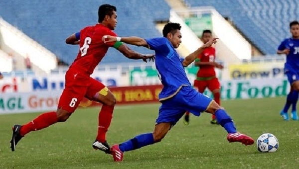 Thắng U19 Indonesia, Thái Lan giành ngôi đầu bảng