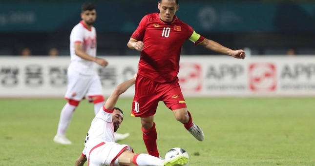 Công Phượng ghi bàn thắng bằng vàng giúp Việt Nam vào tứ kết