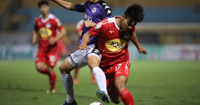 Bị dẫn trước 4-0, HAGL vẫn khiến Hà Nội chật vật giành 3 đểm