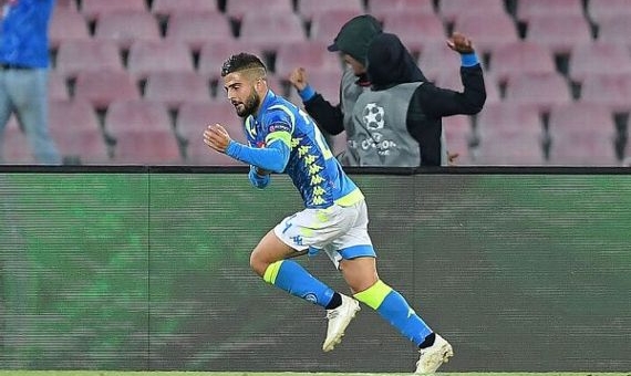 Nhận bàn thua phút 90, Liverpool gục ngã trước Napoli