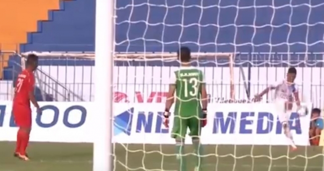 HLV Cần Thơ: ‘Văn Quân không tiêu cực, đá phản vì… gió’