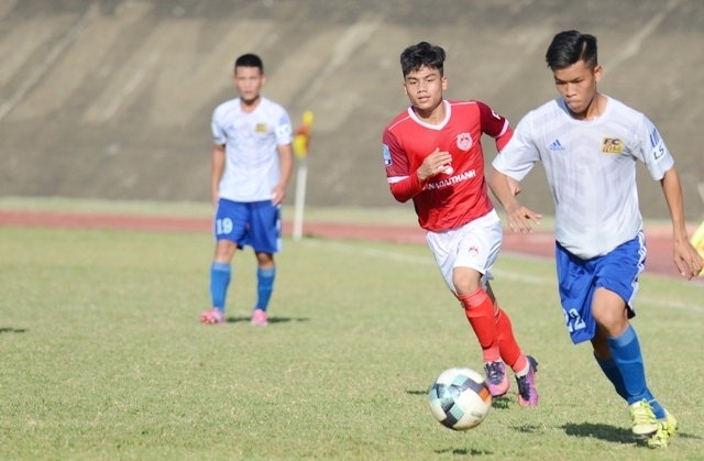 Nguyễn Hữu Thắng thi đấu rất ấn tượng trong màu áo CLB bóng đá Huế ở Giải hạng Nhất quốc gia 2019