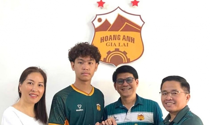 Việt kiều Thái Lan cao 1m87 cập bến đại gia V-League