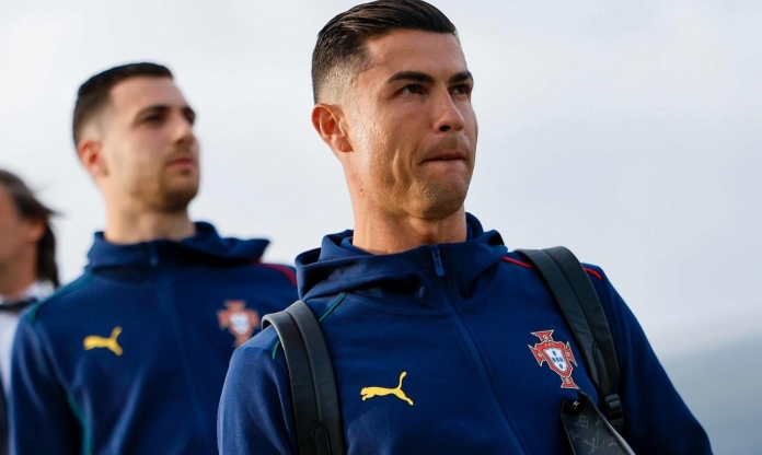 Ronaldo gửi thông điệp đến ngôi sao hàng đầu Ngoại hạng Anh