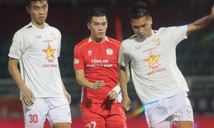 Thi đấu dưới sức, CA.TPHCM hòa nhạt nhòa Hà Tĩnh