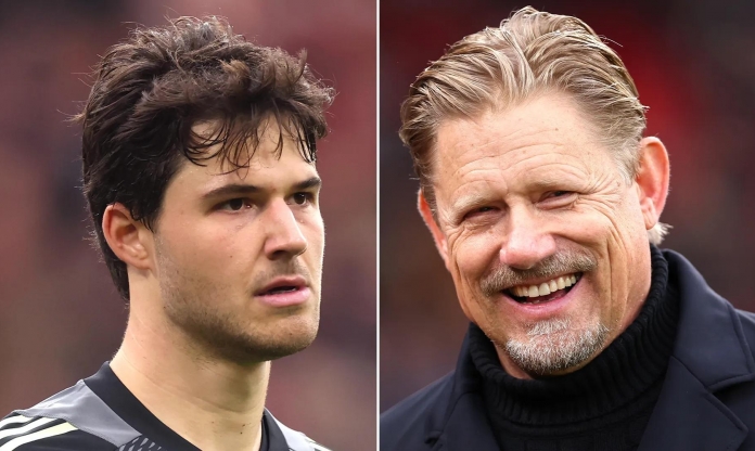 Thủ môn MU phản hồi cực chất khi bị so sánh với huyền thoại