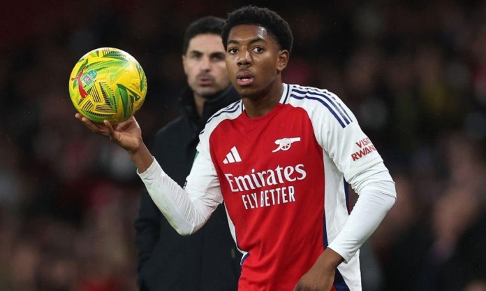 Bất chấp chỉ trích, Arsenal quyết bảo vệ sao trẻ