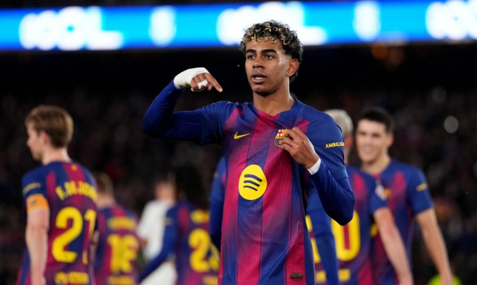 Chiến thắng thuyết phục, Barca vươn lên đầu bảng