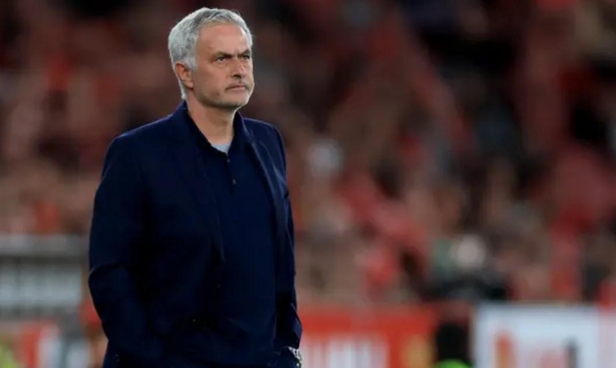 Mourinho tận dụng 'kẽ hở' UEFA trước đại chiến Real Madrid