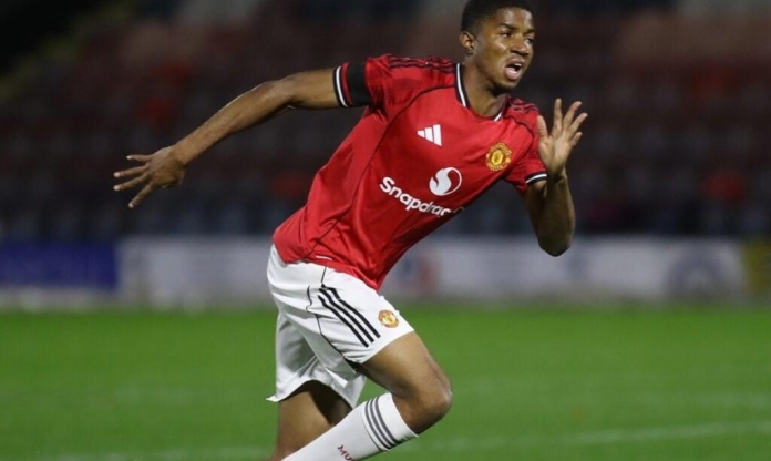 Sao mai MU lập poker đẳng cấp mở toang cửa lên đội một