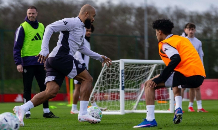 Sao MU trầm trồ trước 'thần đồng trăm năm có một' của CLB