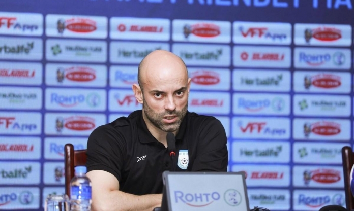 HLV Bangladesh: 'ĐT Việt Nam có thể thắng Malaysia'