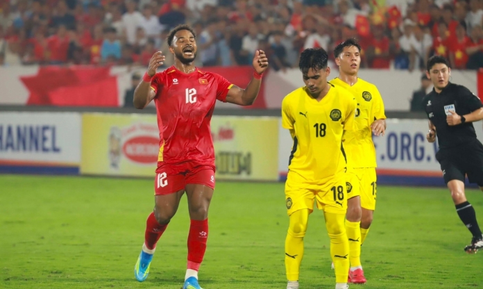 Báo Malaysia: 'Đội nhà chưa đủ tầm đấu Việt Nam'