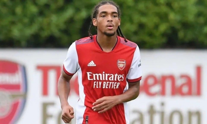 Thua Việt Nam, Malaysia muốn nhập tịch cựu sao Arsenal