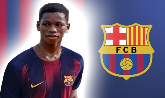 Barca nguy cơ mất 'Messi Mali' vào tay PSG