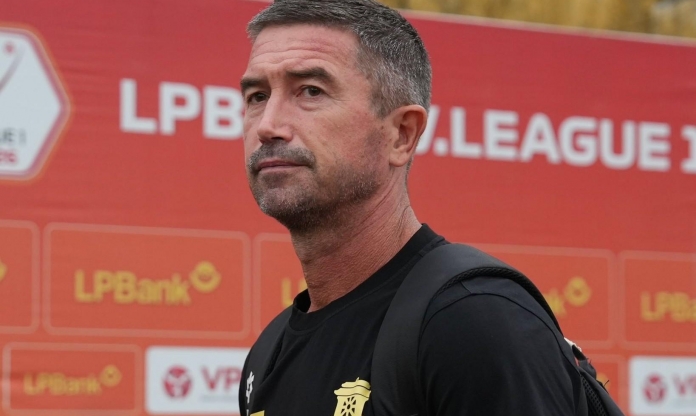 HLV Úc chỉ ra cầu thủ hay nhất trận, không phải Hoàng Hên