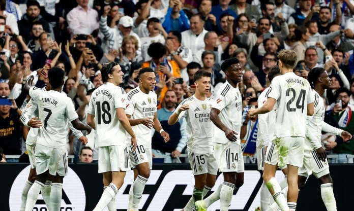 Real Madrid nhận cú sốc lớn trong cuộc đua vô địch với Barca