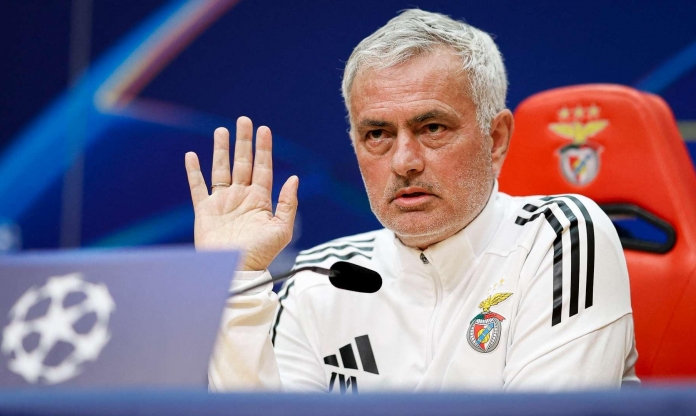 Real Madrid nhận cảnh báo về Mourinho