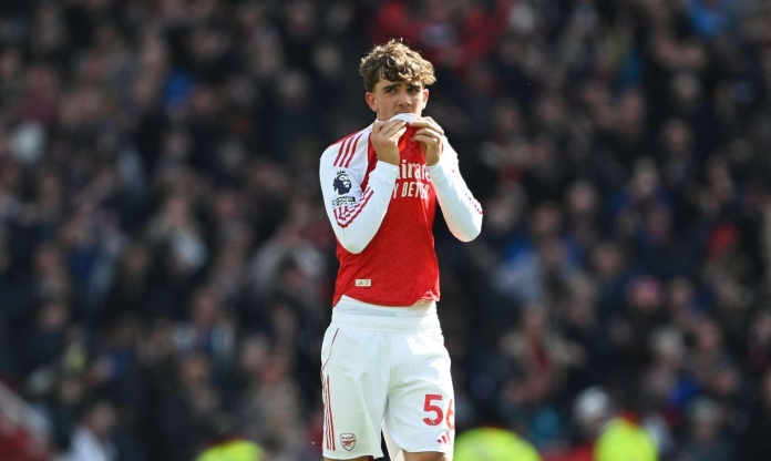 Thần đồng Arsenal phá kỷ lục Ngoại hạng Anh ở tuổi không tưởng