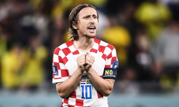 Hơn 40 tuổi, huyền thoại Real Madrid đưa ra quyết định khó tin làm cả đất nước vỡ oà