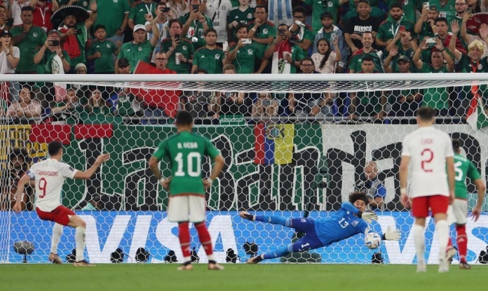 Ba trận đấu làm nên tên tuổi của thủ môn Ochoa tại World Cup