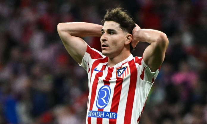 FIFA chính thức vào cuộc, Barca đối mặt rắc rối vì Julian Alvarez