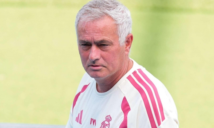 Real Madrid chật chội, Mourinho sẵn sàng đẩy 3 cầu thủ khỏi Bernabeu