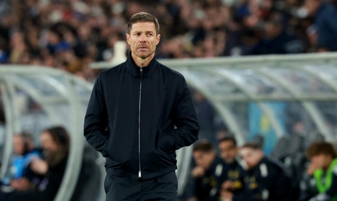 Xabi Alonso khiến CĐV Chelsea lo lắng trước đại chiến Arsenal