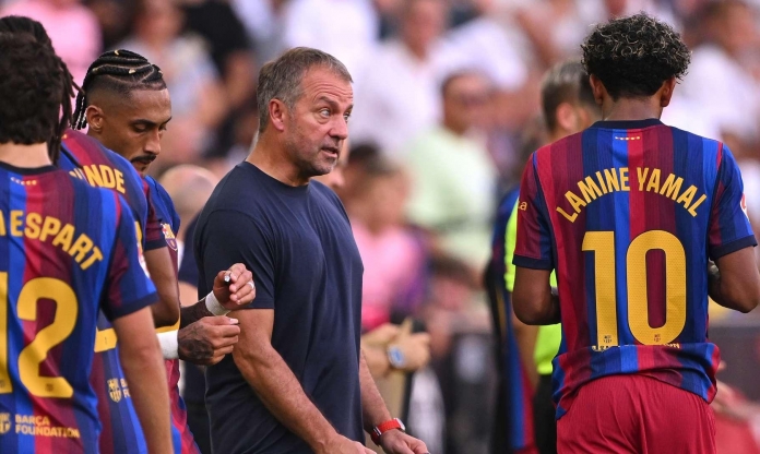 Hansi Flick ra yêu cầu đặc biệt dù Barca đang ghi bàn như máy