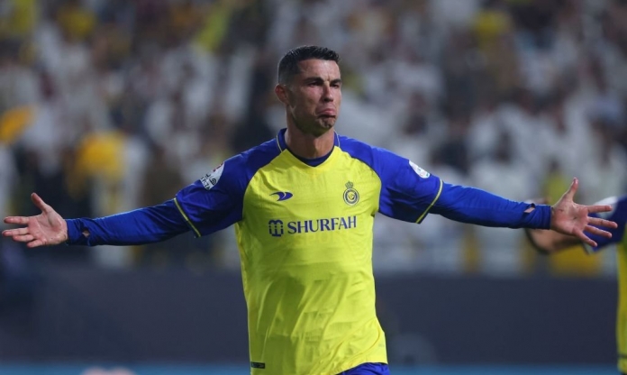 Ronaldo trải lòng về Ả Rập, gửi cảnh báo đến Benzema