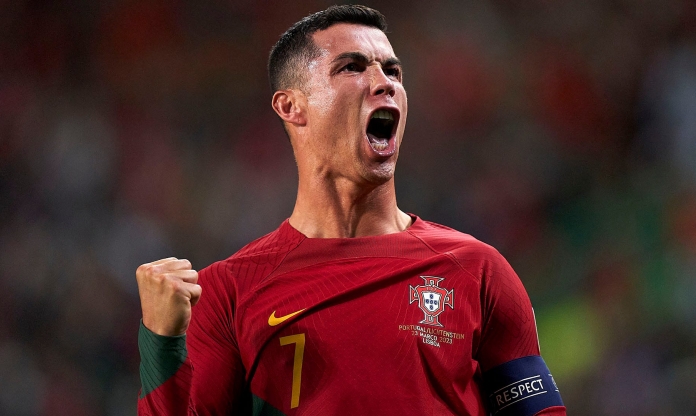 Ronaldo tự xây đế chế 'xa xỉ', chuẩn bị cho thời khắc chia tay sân cỏ