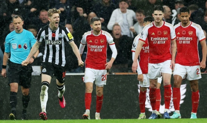 Bàn thắng tranh cãi, Newcastle khiến Arsenal nếm mùi thất bại đầu tiên trong mùa giải