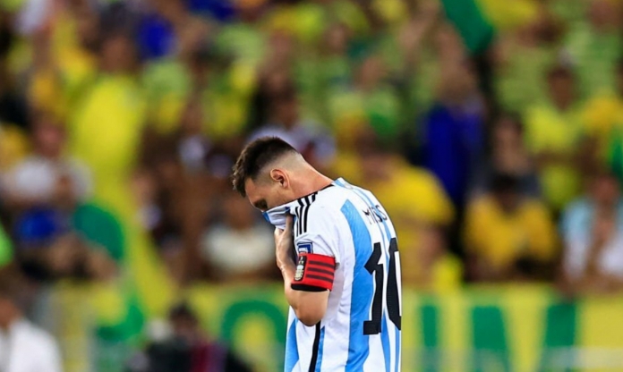 CĐV Nam Mỹ phản ứng gay gắt khi Argentina trở lại sân, điểm nhấn Messi