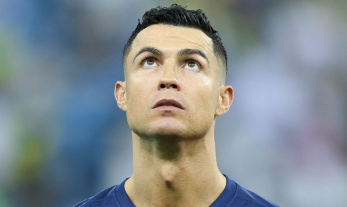 Ca sĩ đình đám lên tiếng sau khi bị 'người nhà Ronaldo' lừa đảo
