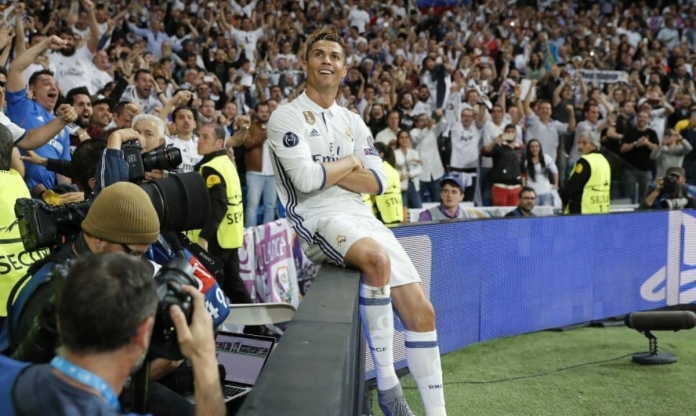 Chủ tịch Perez 'bảo vệ kín' Ronaldo trong thương vụ lịch sử của Real