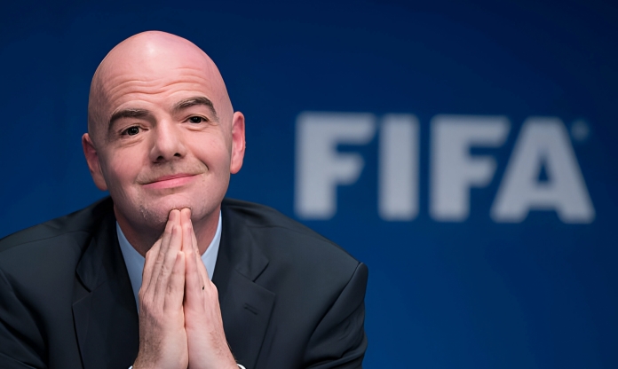 FIFA sẽ ra quyết định phạt CLB Ngoại hạng Anh vì lùm xùm chuyển nhượng