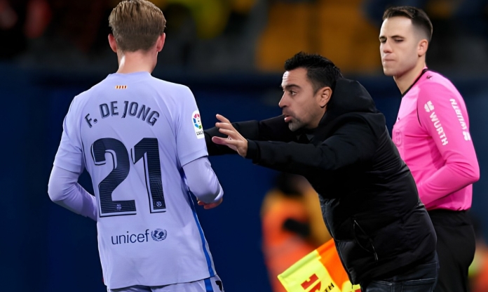 Theo chân Xavi rời Barca, De Jong cập bến đại gia Ngoại hạng Anh?
