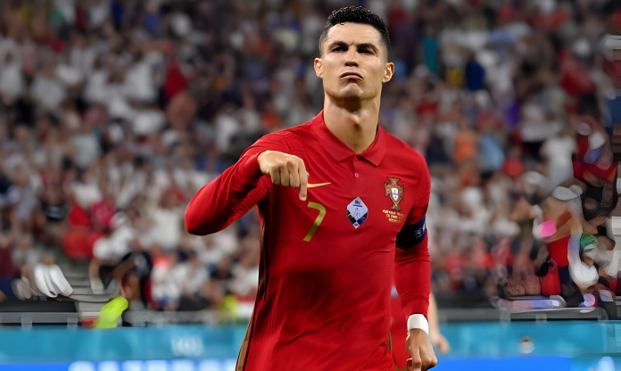 CĐV Bồ Đào Nha phản ứng khó tin ngày Ronaldo không thi đấu