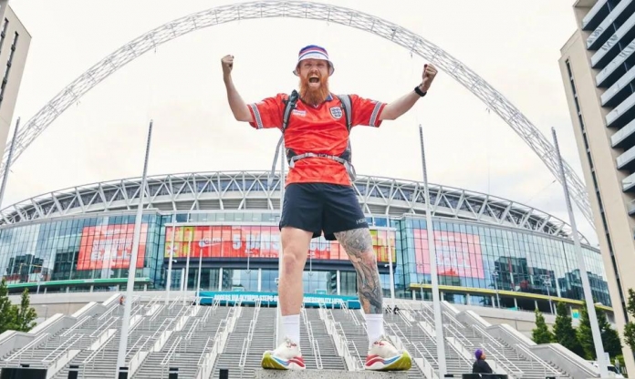 'Gã hề' chạy bộ hơn 500km để cổ vũ ĐT Anh tại EURO 2024