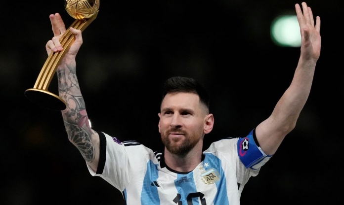 HLV Scaloni đến sân, đã rõ tương lai Messi trên đội tuyển Argentina