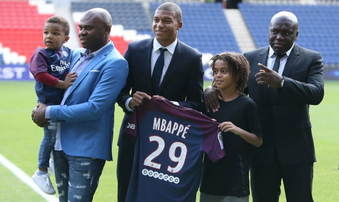 FIFA ra phán quyết, Mbappe phải gạt người nhà ra khỏi chuyện đại sự?