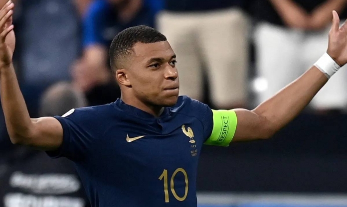 Mbappe chính thức sánh ngang huyền thoại '3 quả Bóng Vàng' của đội tuyển Pháp
