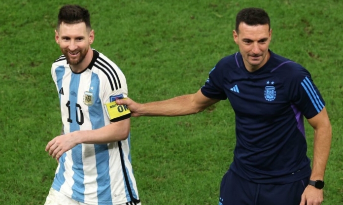 HLV Lionel Scaloni muốn rời Argentina do 'quyền lực đen' của Messi?